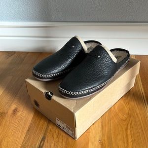 NWT- UGG Tamara Slippers Black Size 9